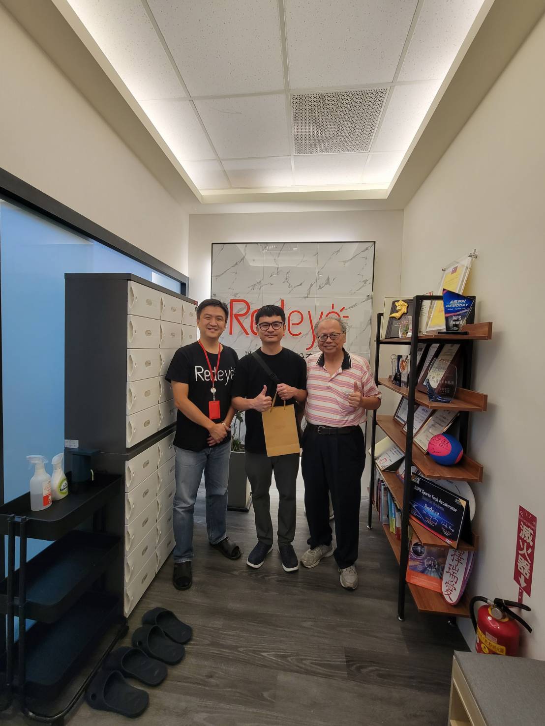 瑞愛生醫 Redeye 團隊與品牌空間